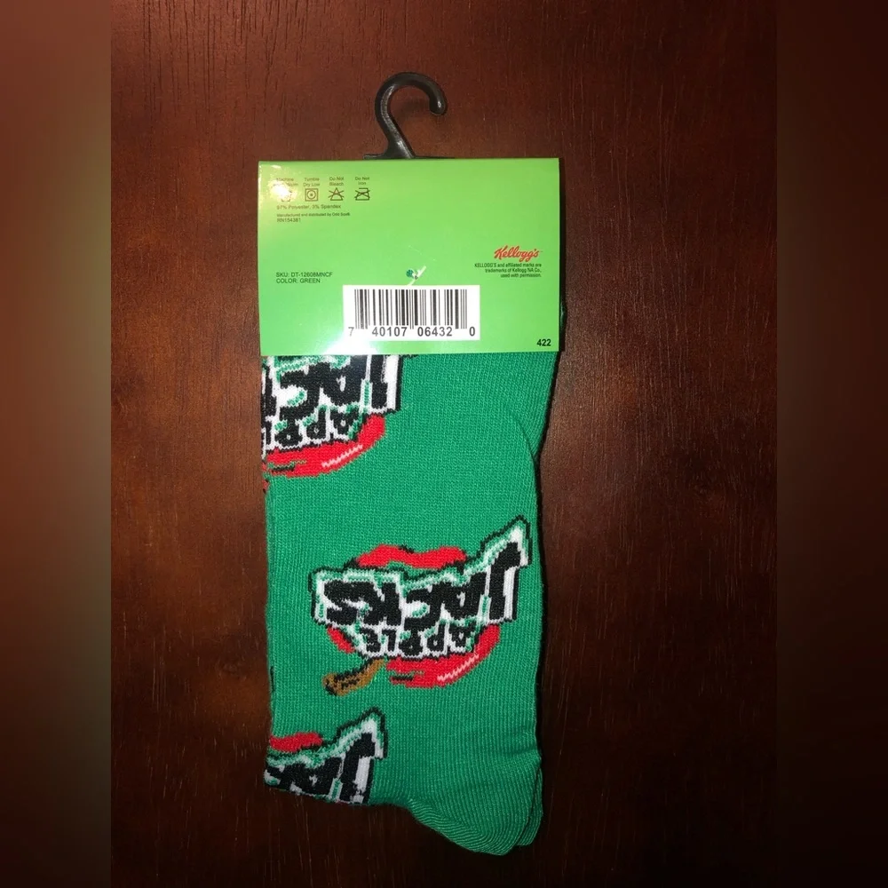 APPLE JACKS NOVELTY CREW SOCKS NWT MEN’S SHOE SIZE 6-12